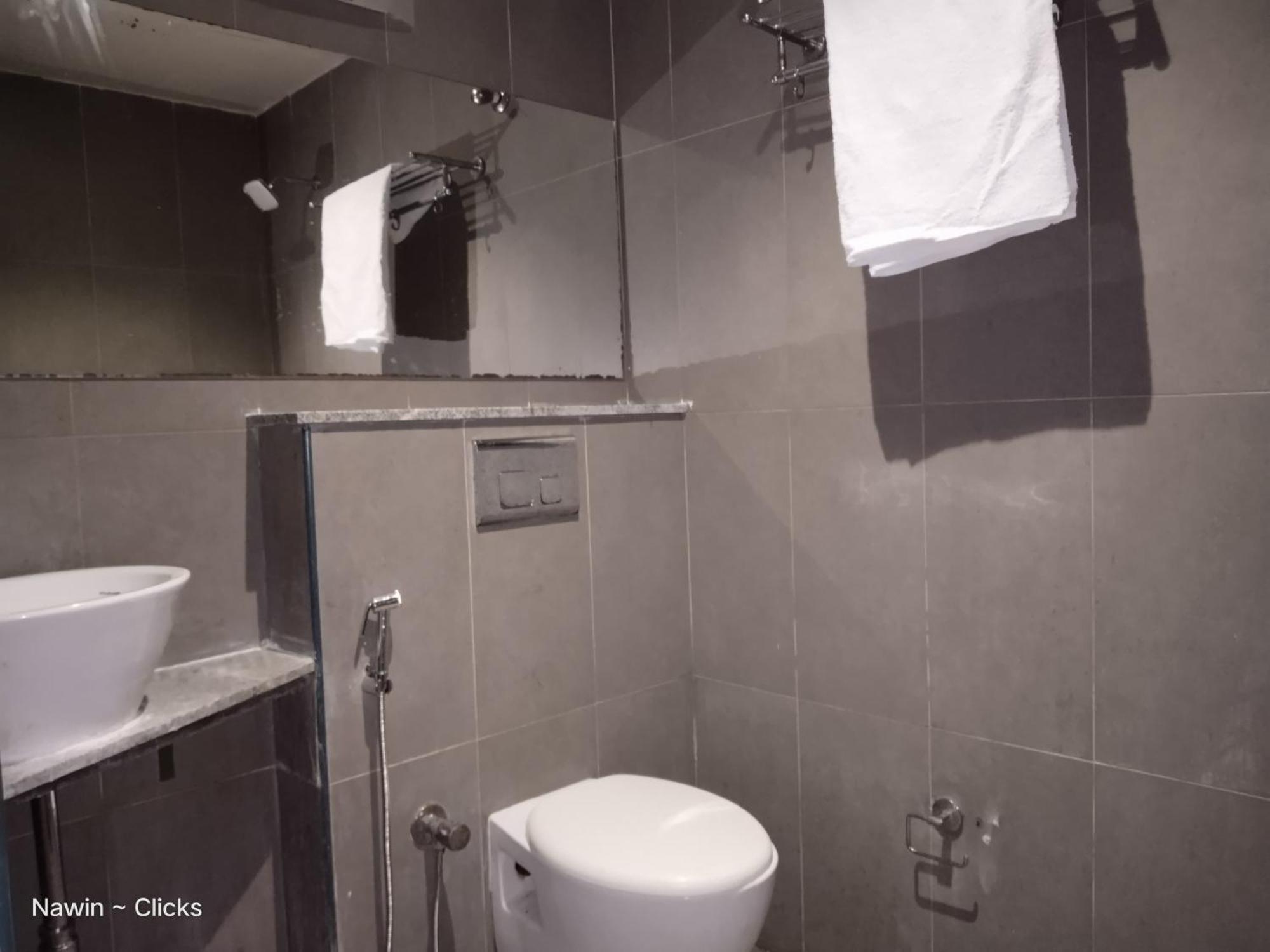 Redfox Hotel- Aminjikarai Τσενάι Εξωτερικό φωτογραφία